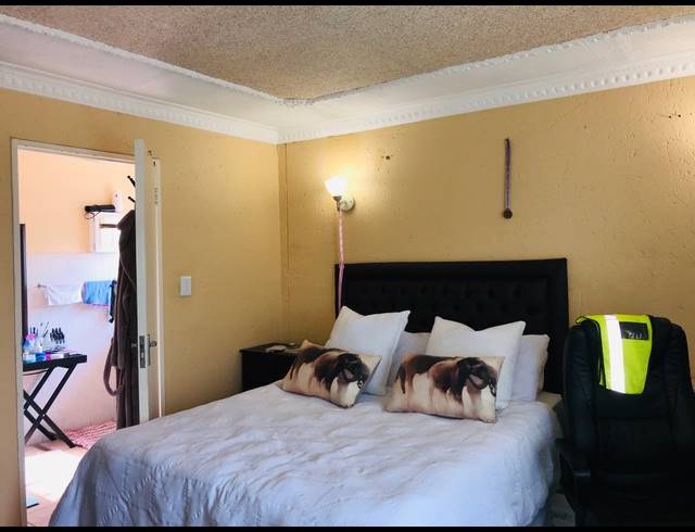 4 BEDROOM TOWNHOUSE FOR SALE IN SONNEVELD